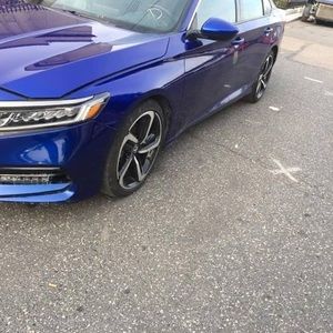 Meet your Posher, Julio